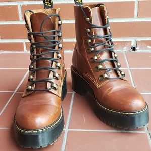 Dr Marten Leona Orleans classic platform boots